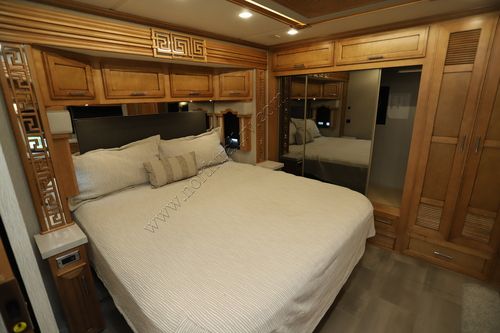 2022 Newmar Superstar 4061