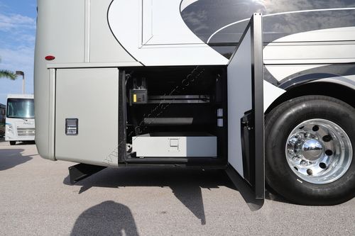 2022 Newmar Superstar 4061