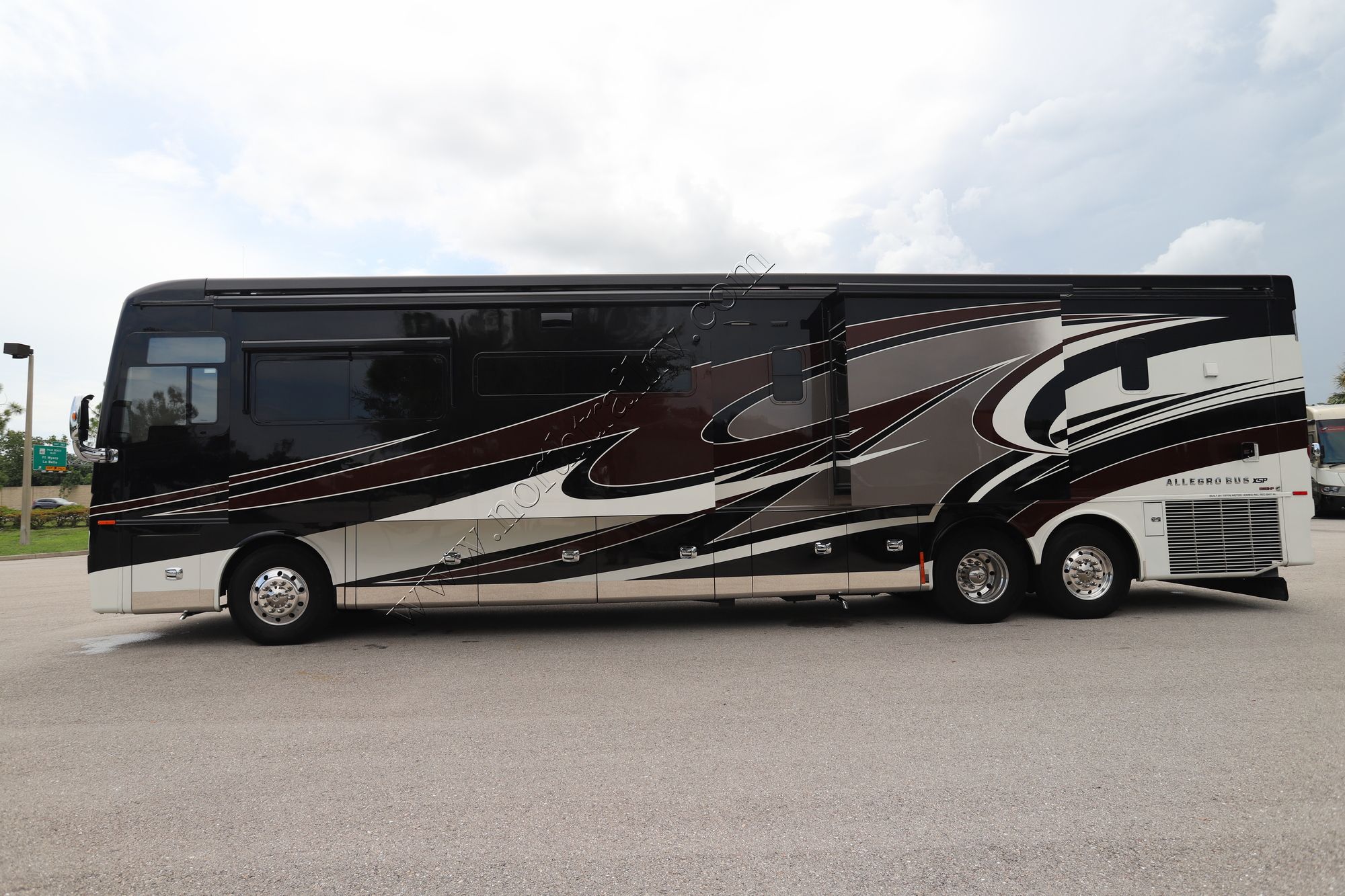 Used 2021 Tiffin Motor Homes Allegro Bus 45OPP Class A  For Sale