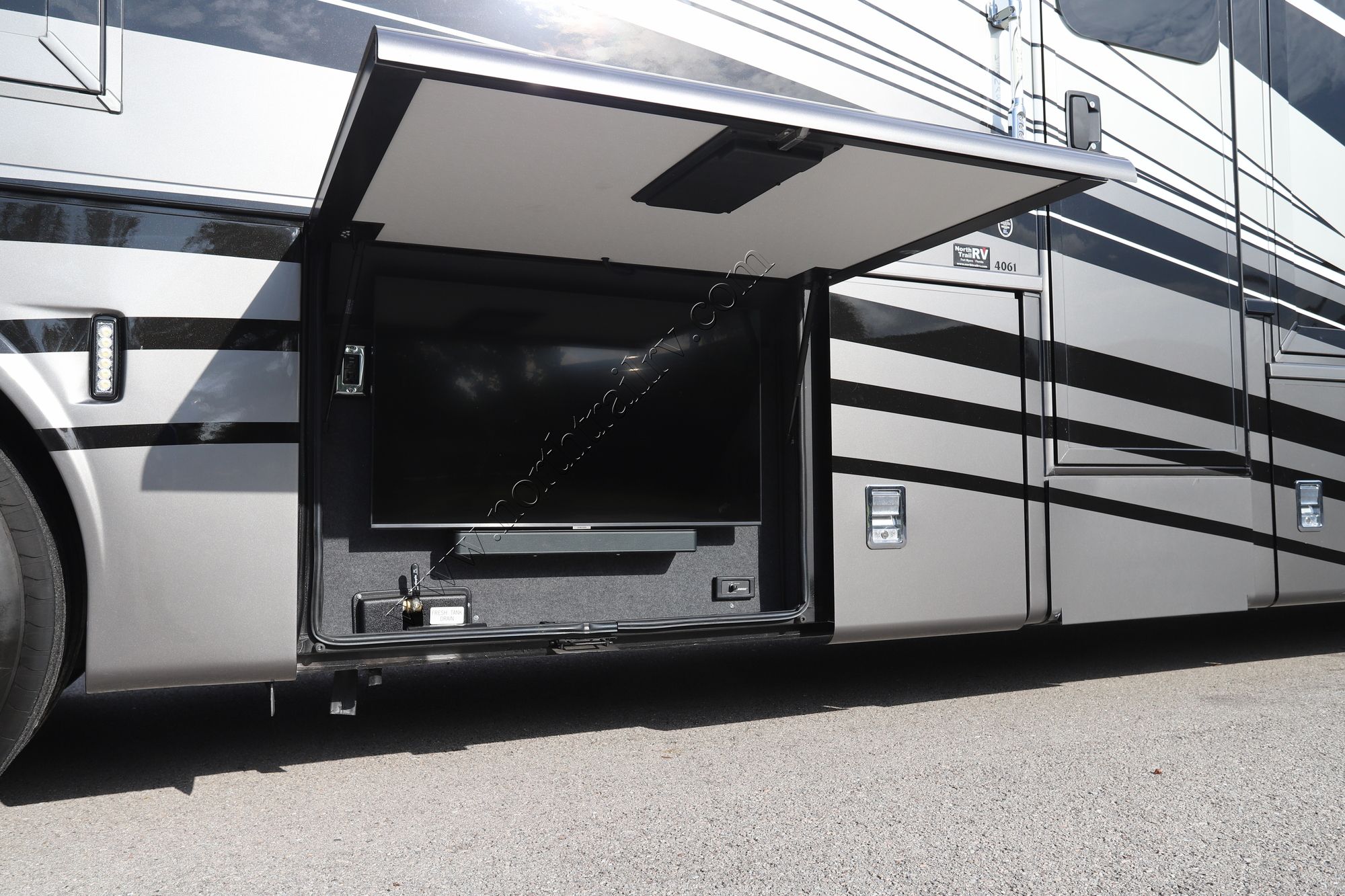 Used 2022 Newmar Superstar 4061 Super C  For Sale