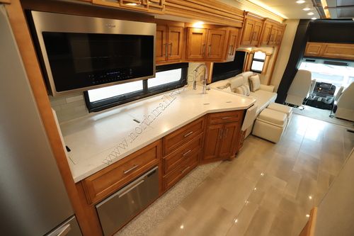 2022 Newmar Superstar 4061