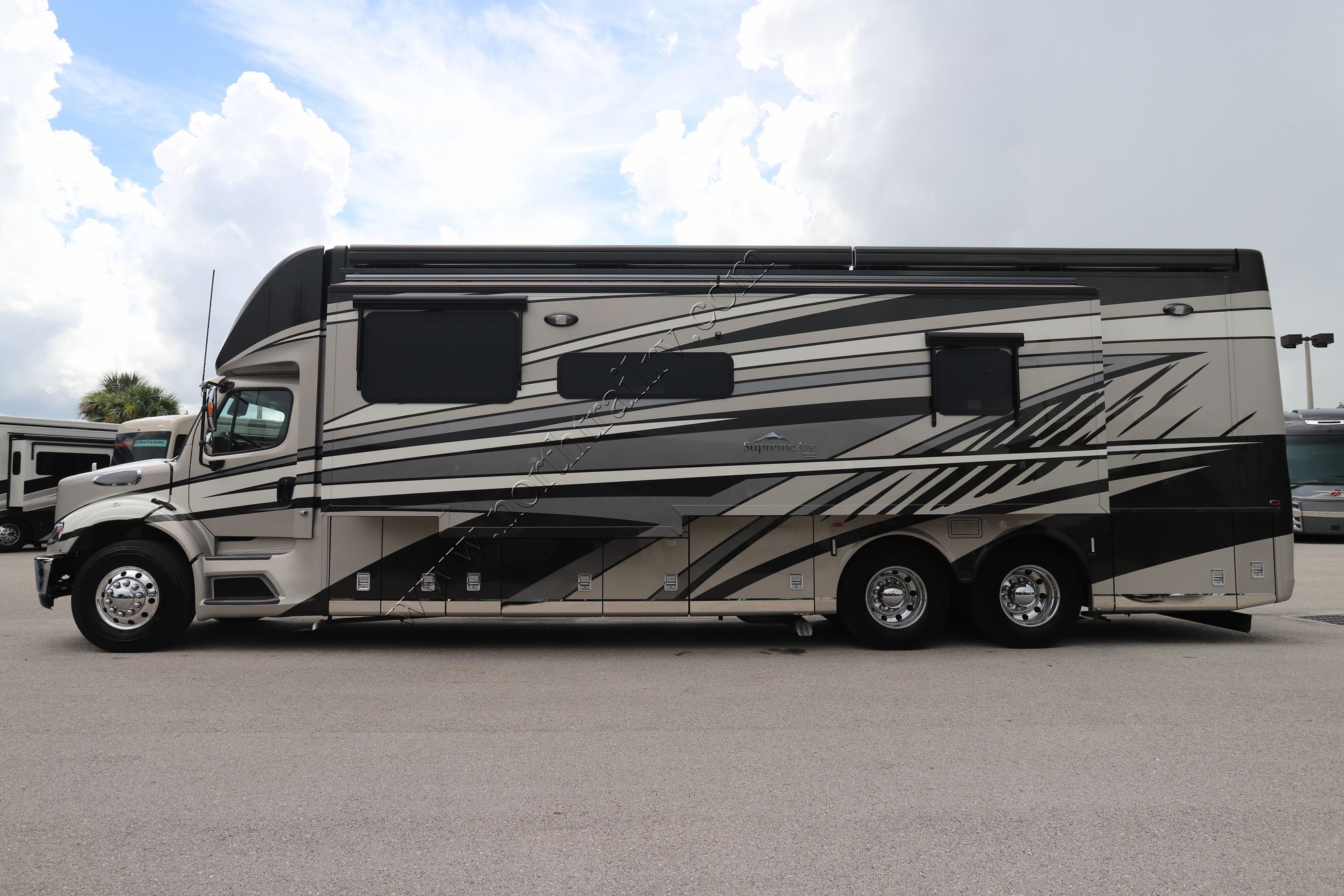 New 2024 Newmar Supreme Aire 4051 Super C  For Sale