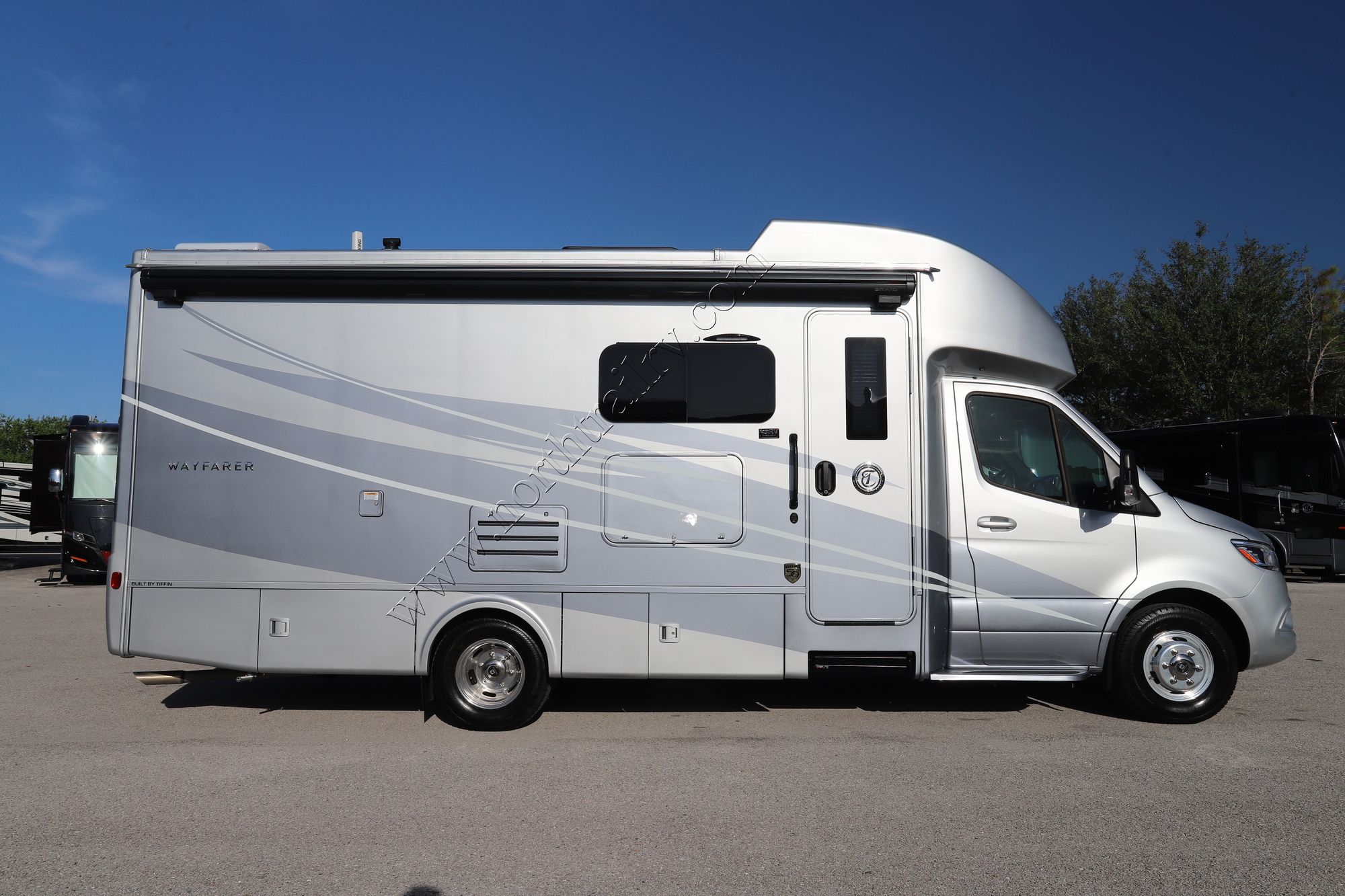 Used 2023 Tiffin Motor Homes Wayfarer 25RW Class C  For Sale