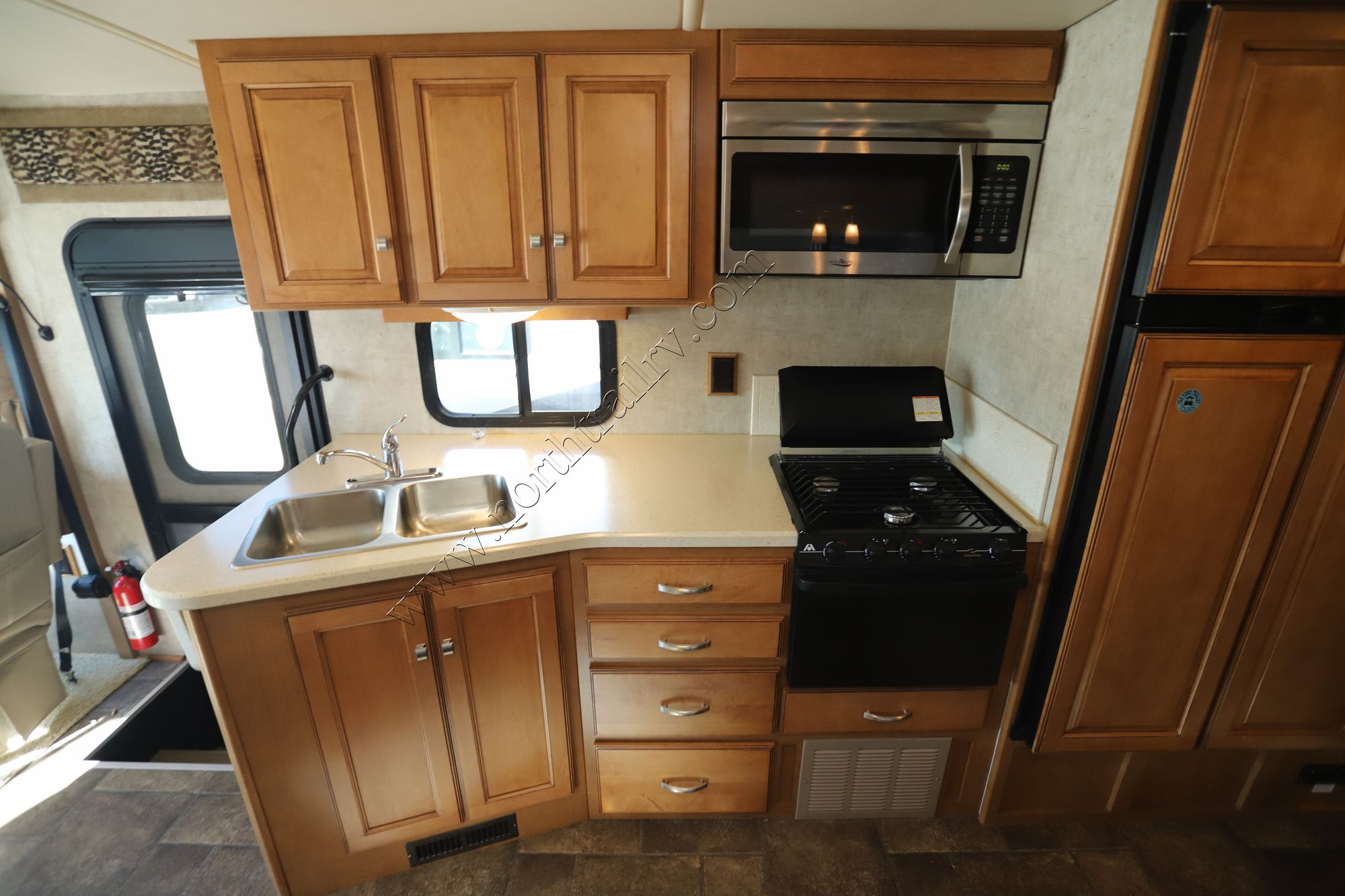 Used 2014 Itasca Sunstar 35B Class A  For Sale