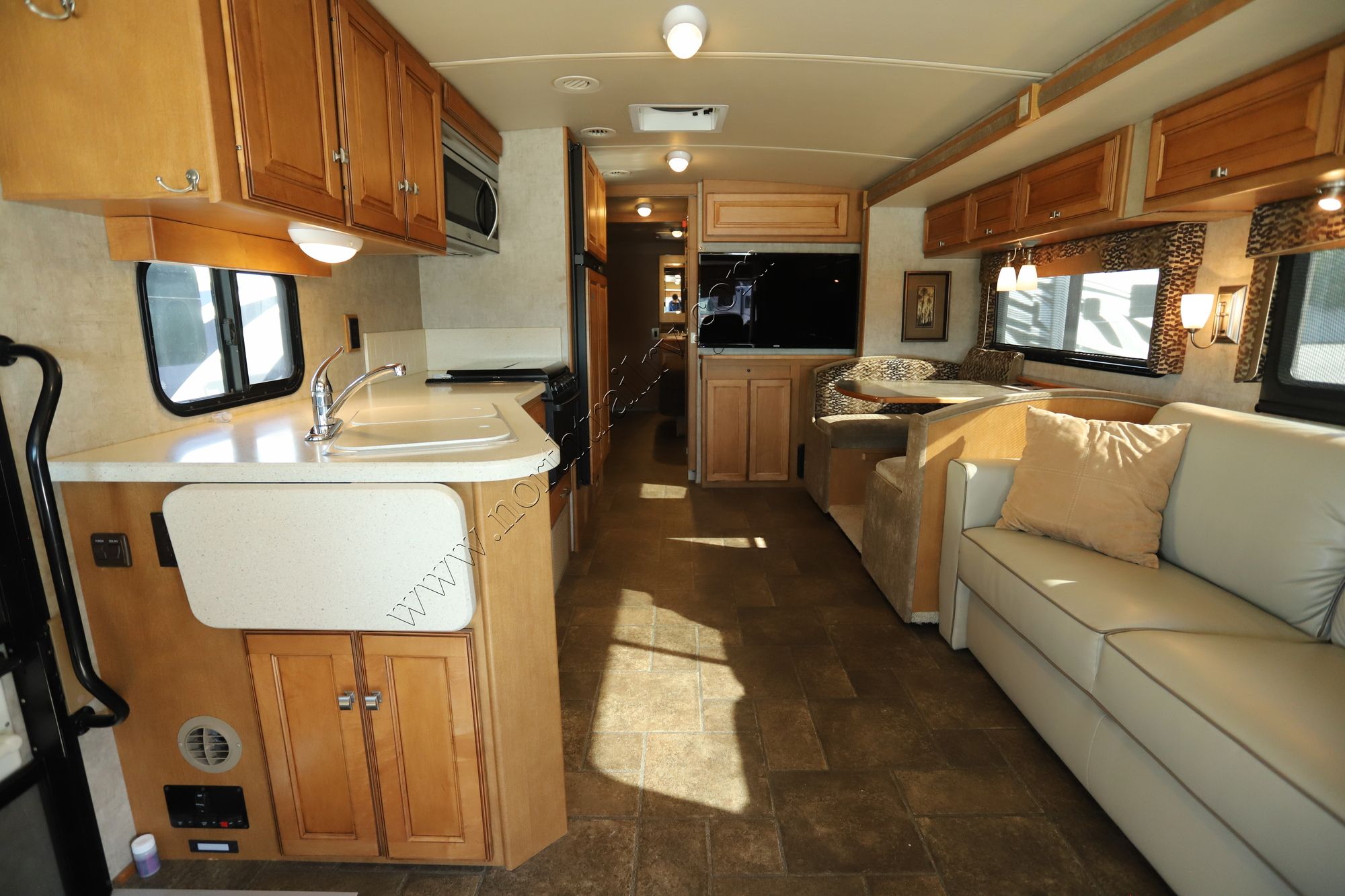 Used 2014 Itasca Sunstar 35B Class A  For Sale