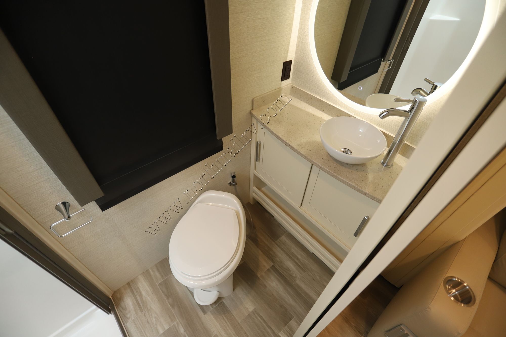Used 2023 Tiffin Motor Homes Wayfarer 25RW Class C  For Sale