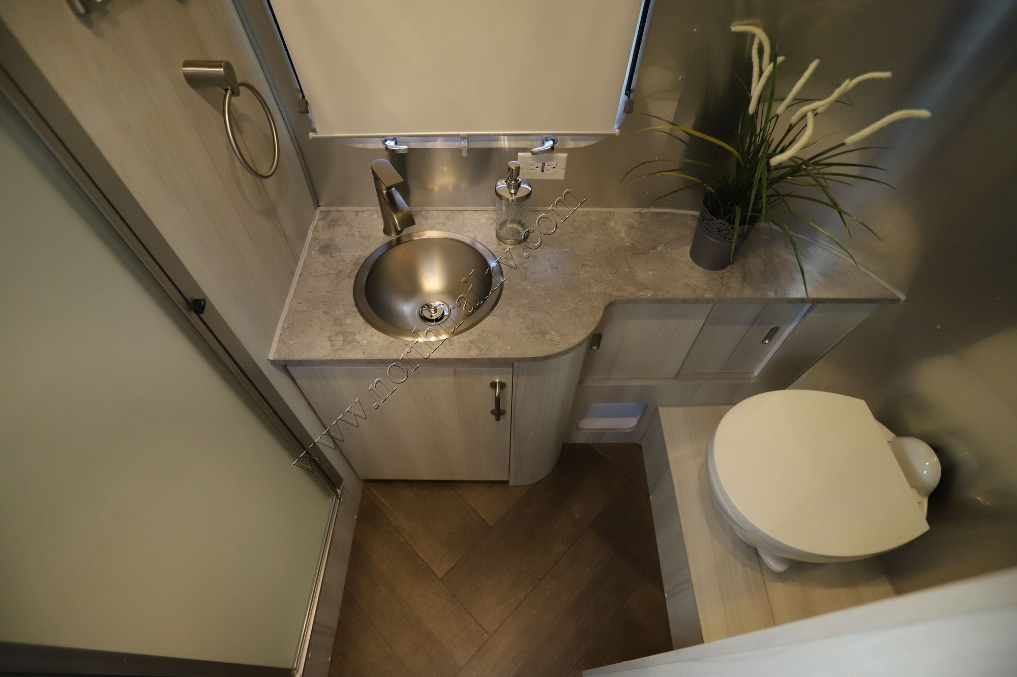 New 2023 Airstream International 23FB Travel Trailer  For Sale