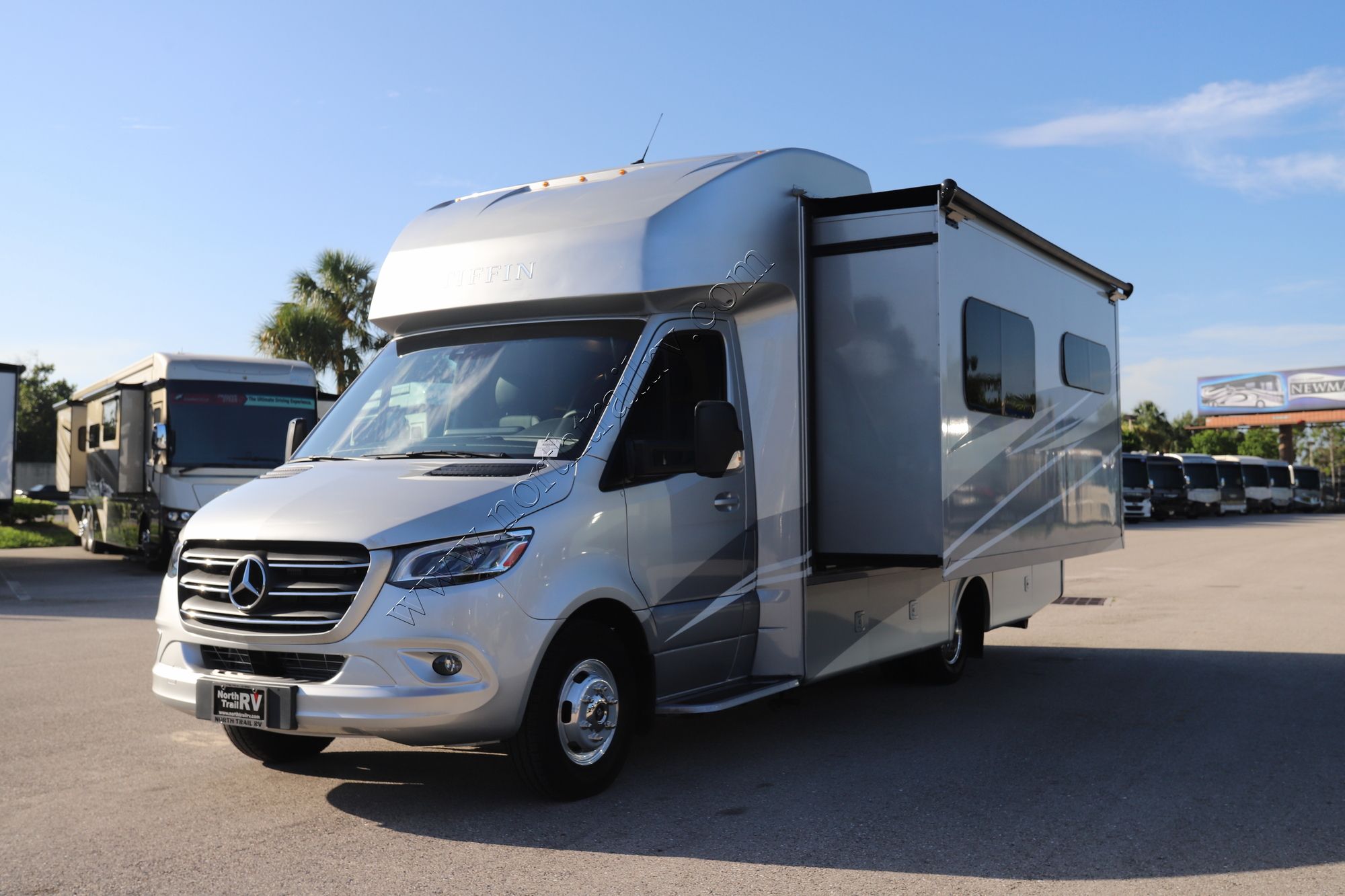 Used 2023 Tiffin Motor Homes Wayfarer 25RW Class C  For Sale