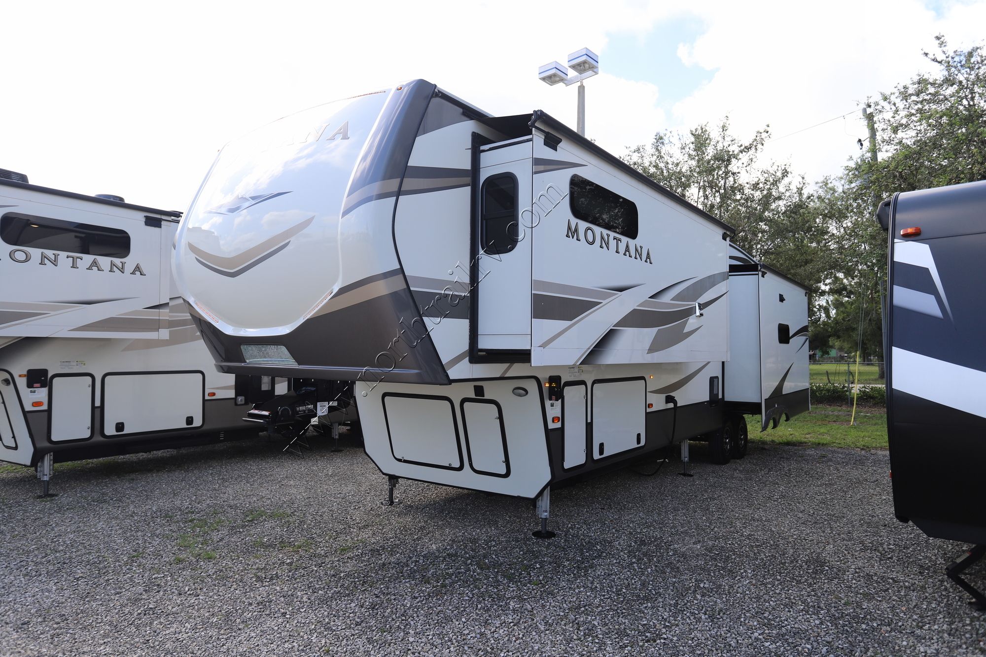 Used 2020 Keystone Montana 3813 Fifth Wheel  For Sale