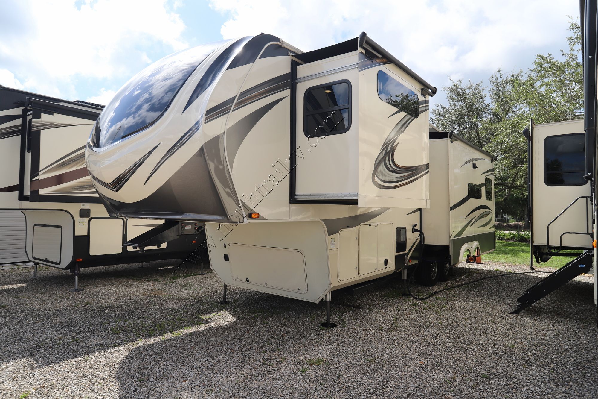 Used 2020 Grand Design Solitude 310GK-R Fifth Wheel  For Sale