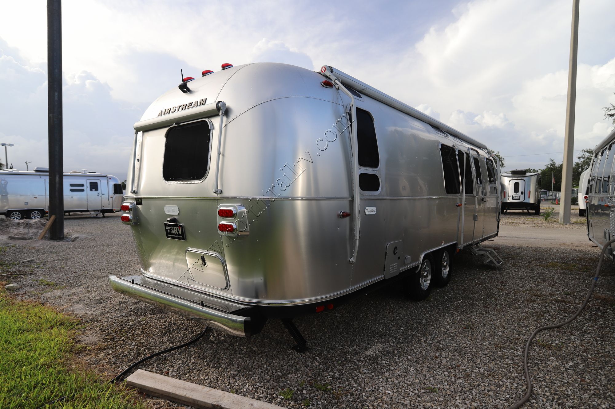 New 2023 Airstream Flying Cloud 30FB Travel Trailer  For Sale