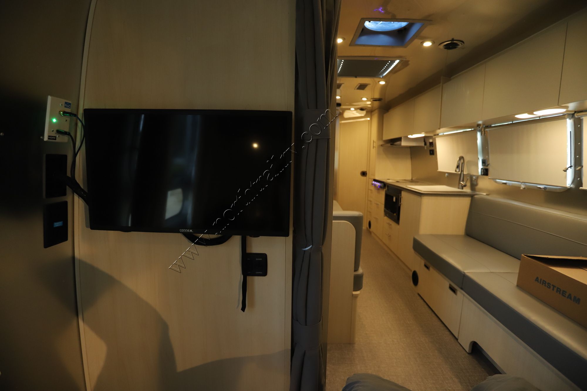 New 2023 Airstream Flying Cloud 30FB Travel Trailer  For Sale