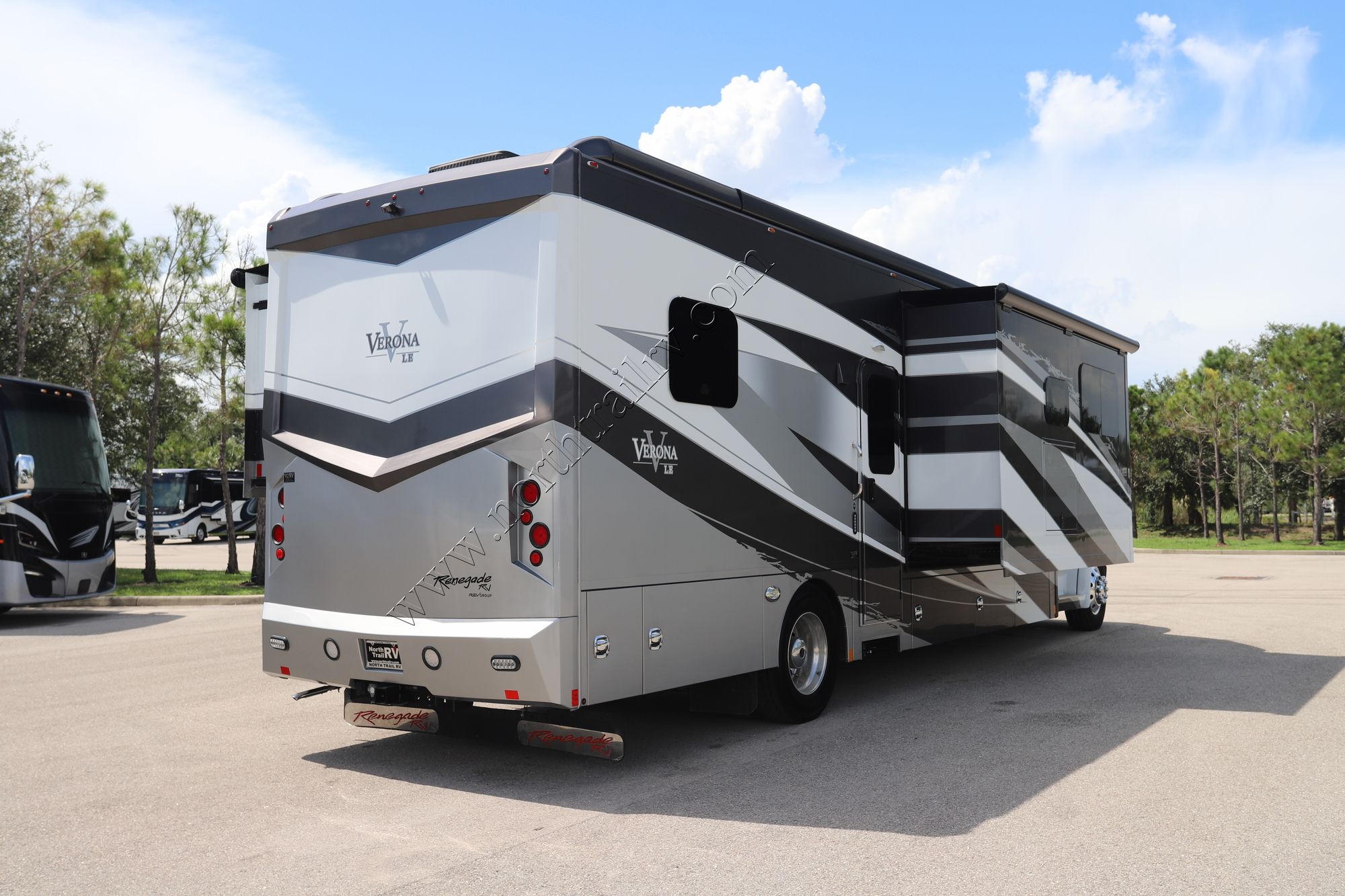 Used 2021 Renegade Rv Verona Le 37LMB Super C  For Sale