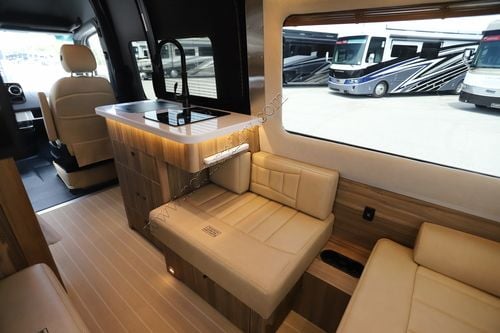 2024 Airstream Interstate 19 AWD E1 Tommy Bahama