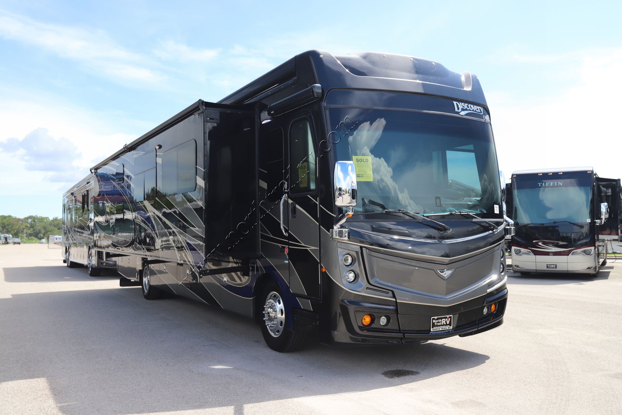 Used 2019 Fleetwood Discovery 40G Class A  For Sale