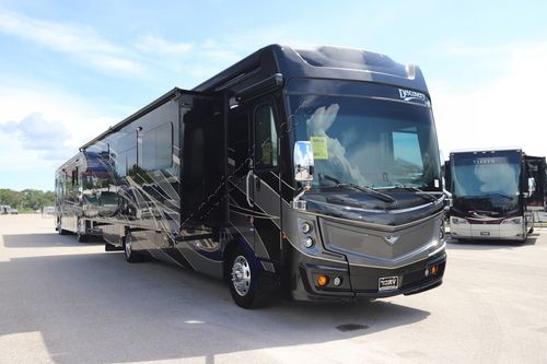 2019 Fleetwood Discovery 40G