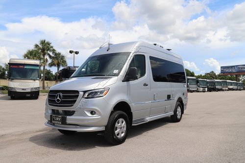 2024 Airstream Interstate 19 AWD E1 Tommy Bahama