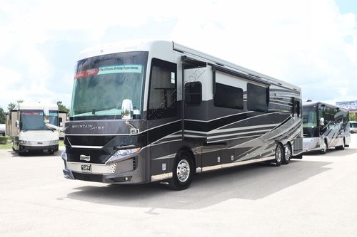 2023 Newmar Mountain Aire 4551