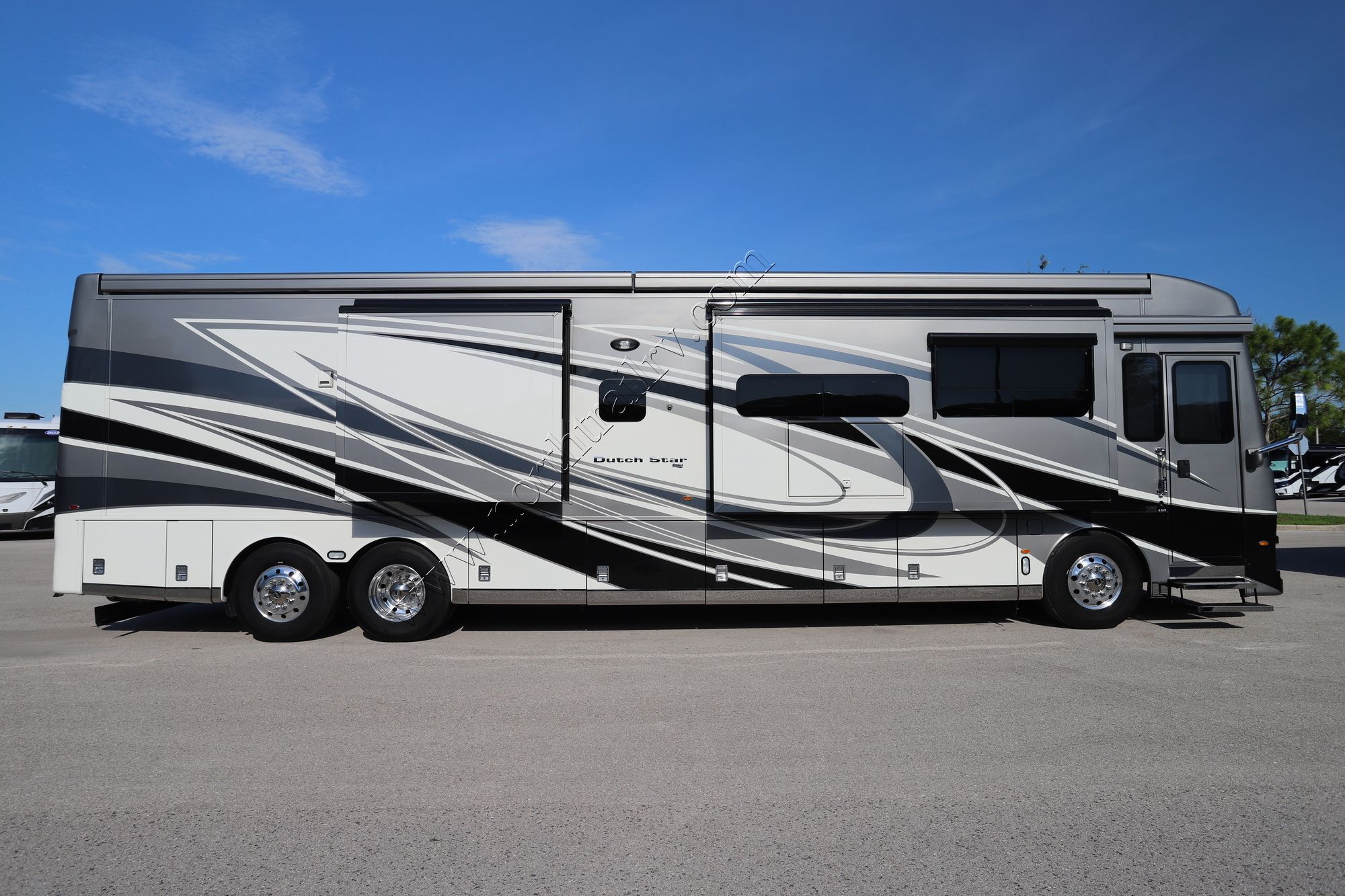 Used 2021 Newmar Dutch Star 4369 Class A  For Sale