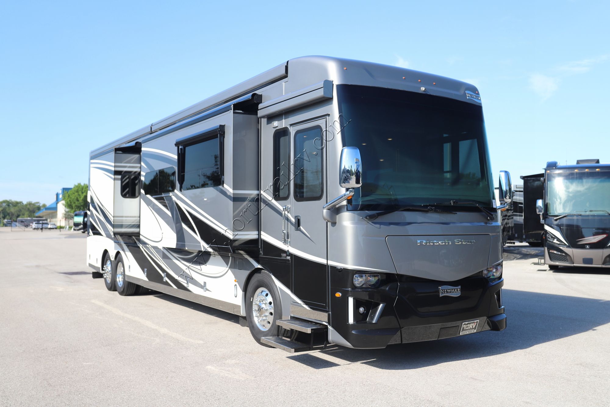 Used 2021 Newmar Dutch Star 4369 Class A  For Sale