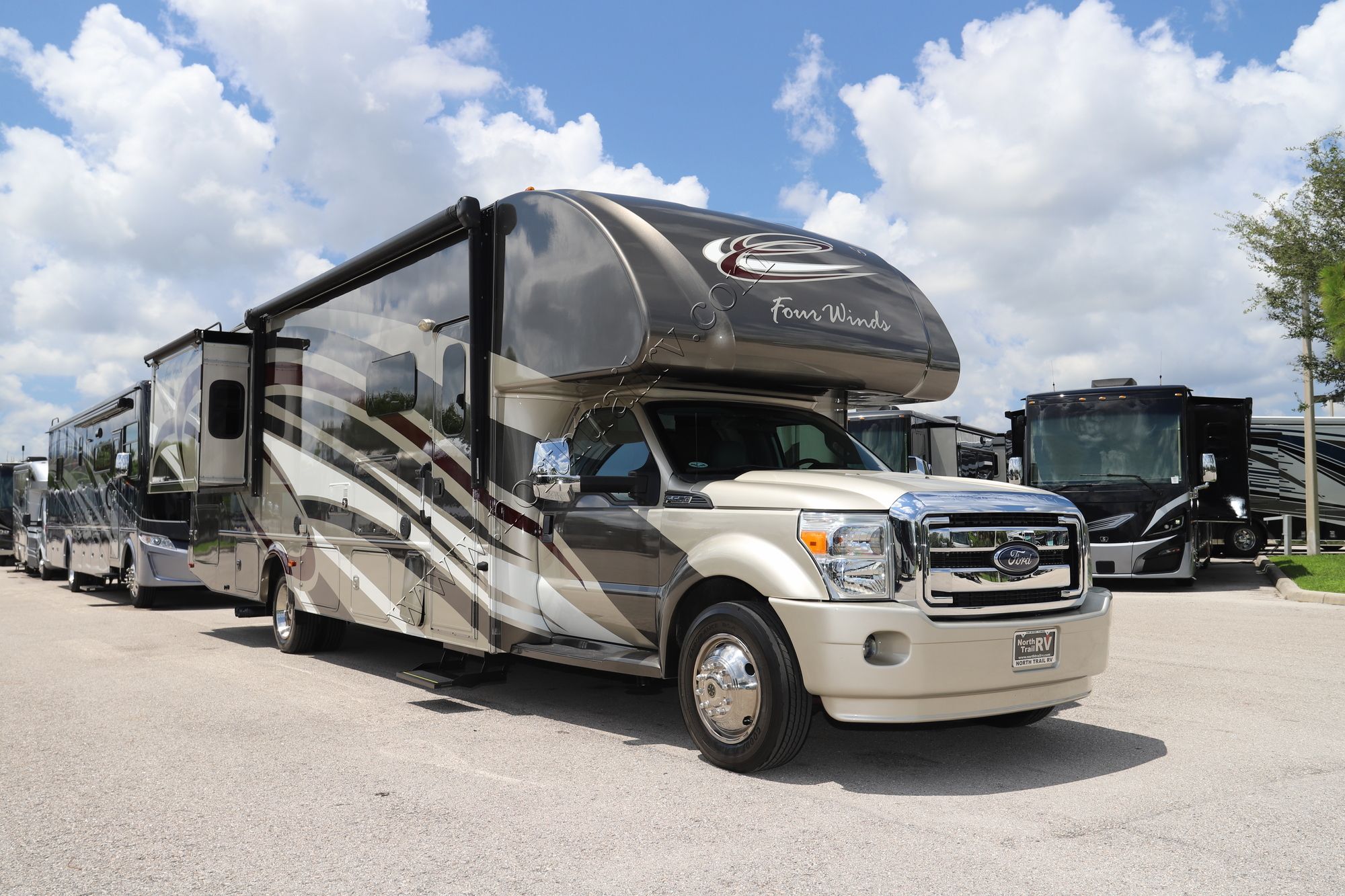 Used 2016 Thor Four Winds 35SK Super C  For Sale