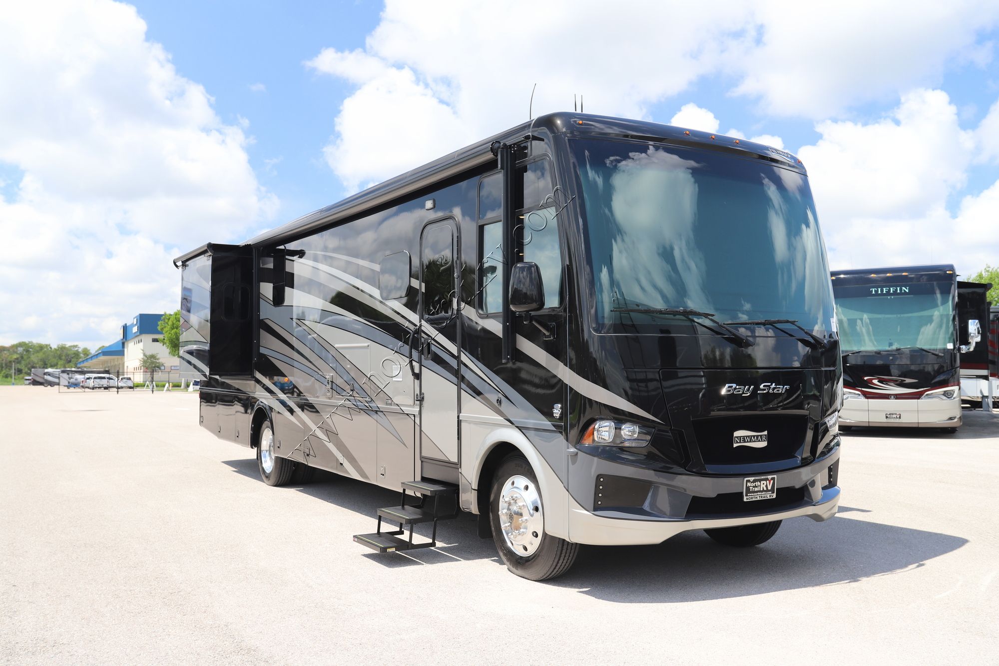 Used 2020 Newmar Bay Star 3616 Class A  For Sale