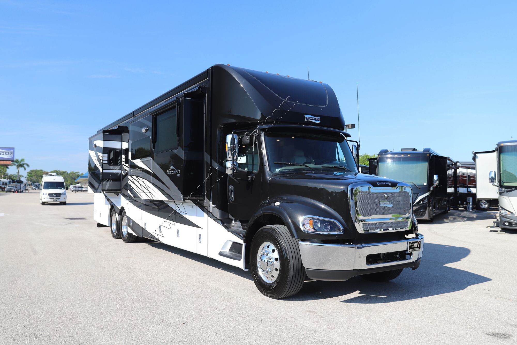 New 2023 Newmar Supreme Aire 4530 Super C  For Sale