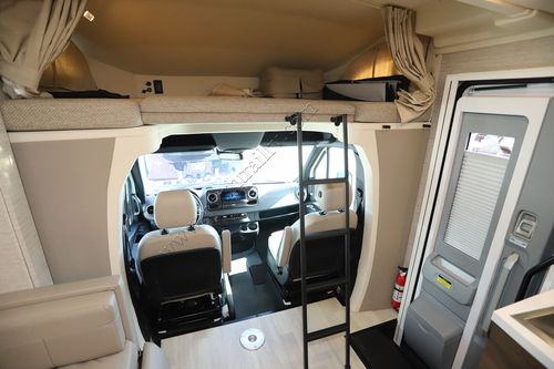 2022 Winnebago Navion 24D
