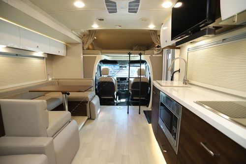 2022 Winnebago Navion 24D