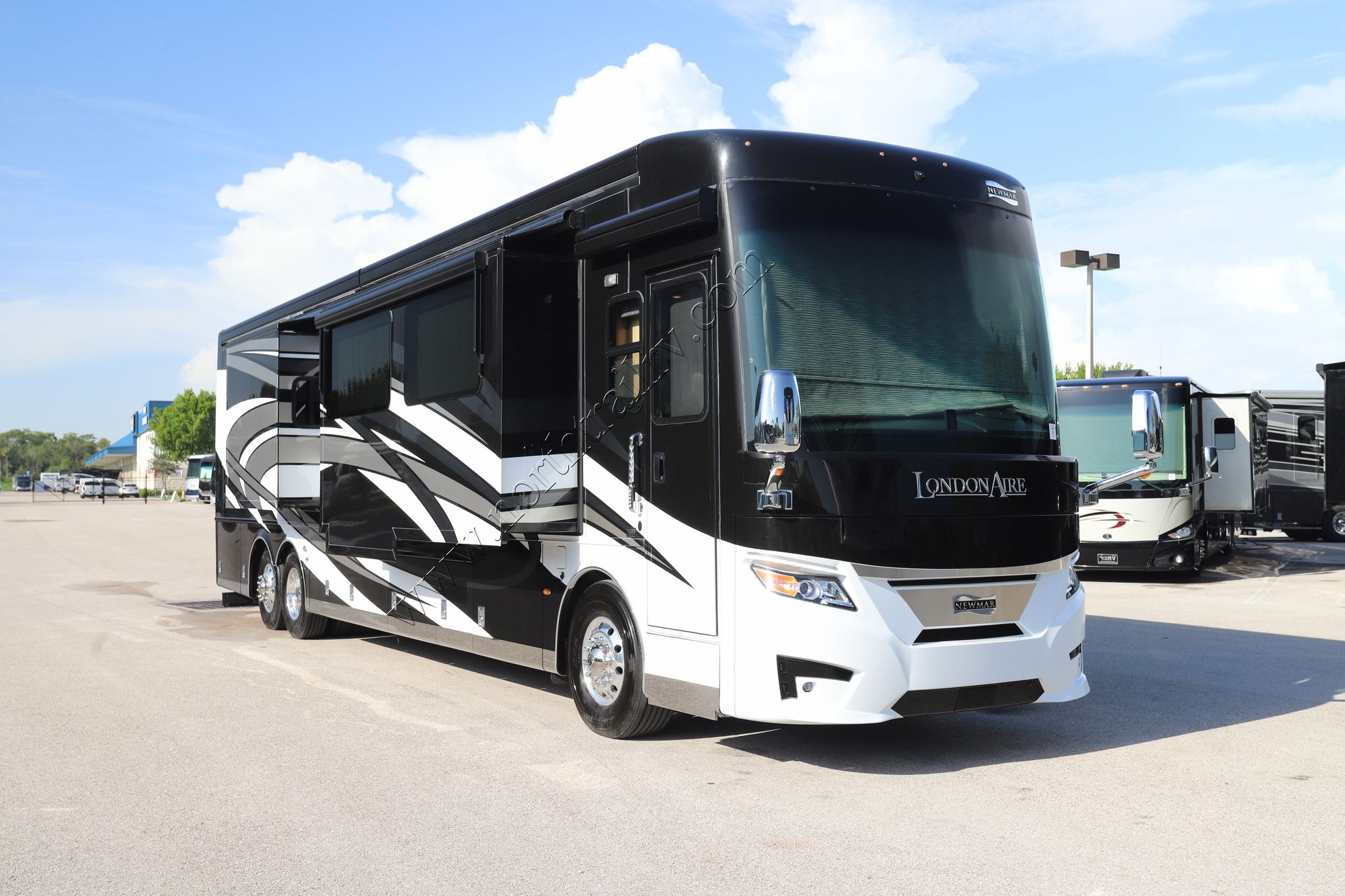 Used 2021 Newmar London Aire 4533 Class A  For Sale