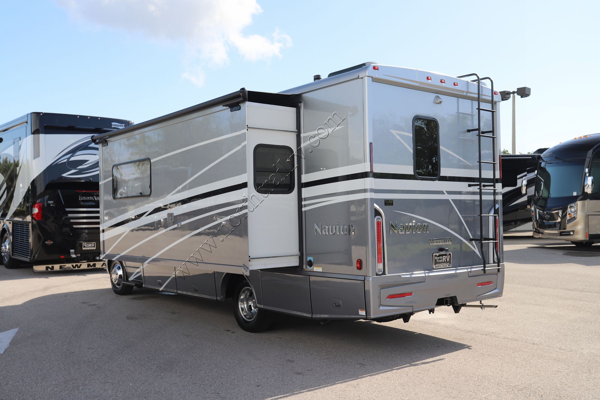 Used 2022 Winnebago Navion 24D Class C  For Sale