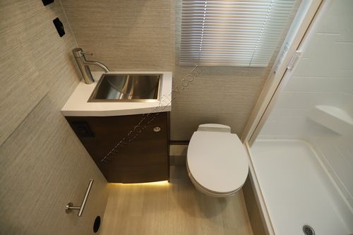 2022 Winnebago Navion 24D