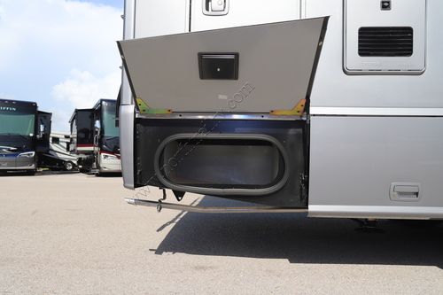 2022 Winnebago Navion 24D