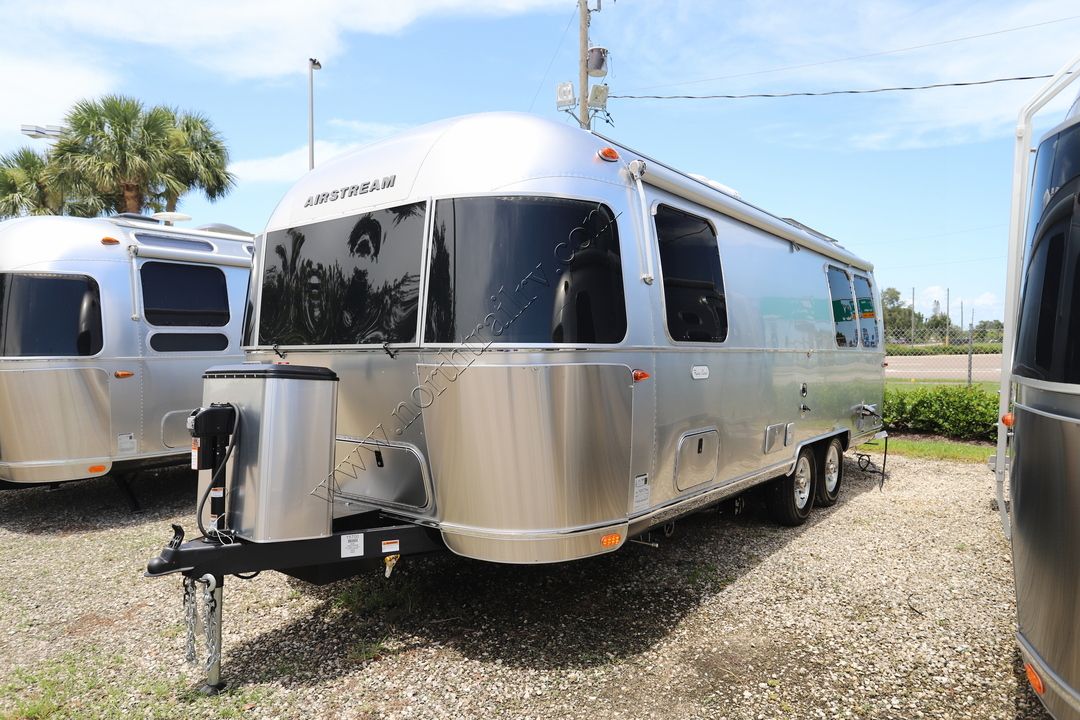 2024 Airstream Flying Cloud 25FB 15700