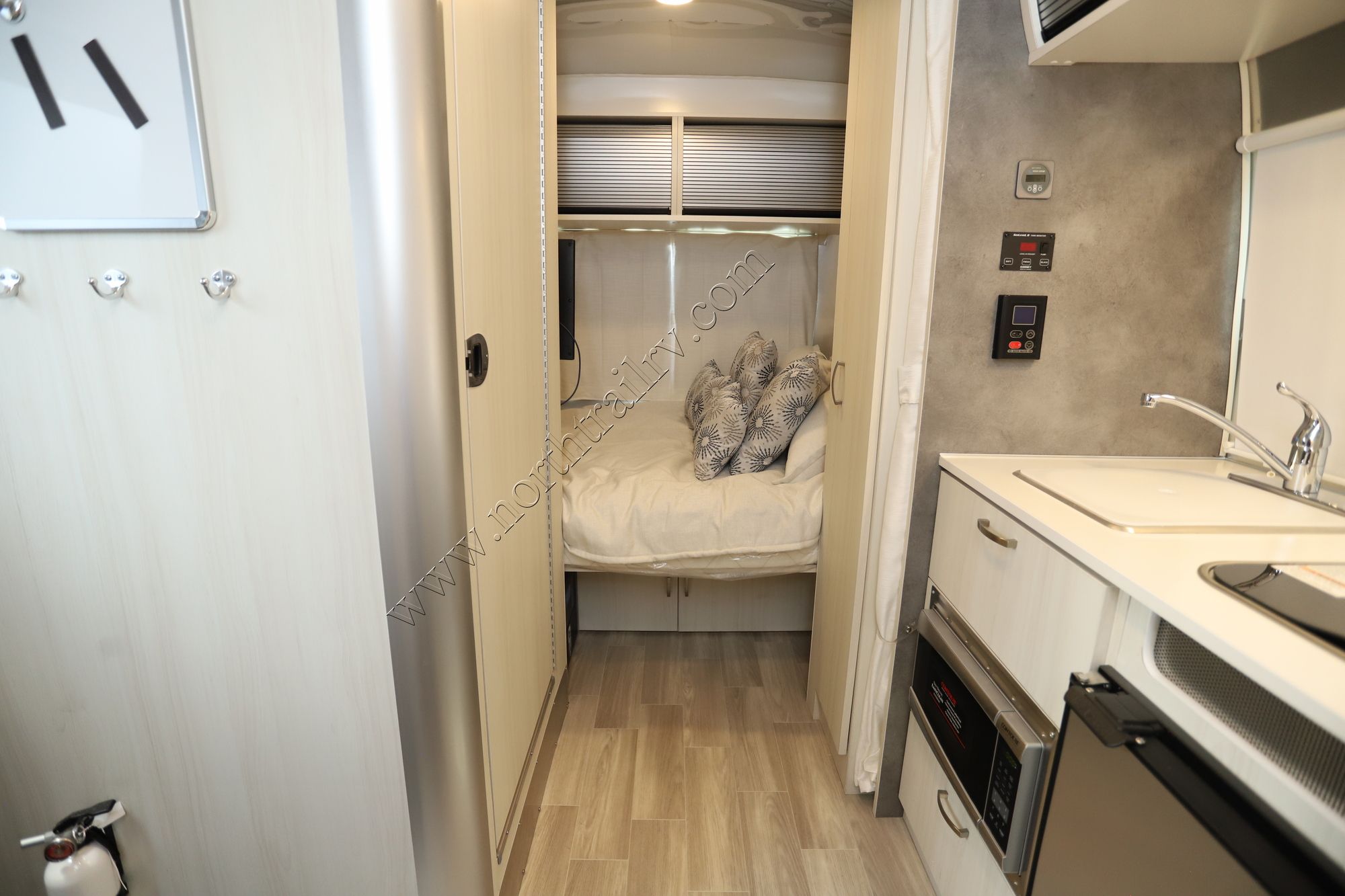 2024 Airstream Bambi 16RB Travel Trailer New for Sale Fort Myers, FL