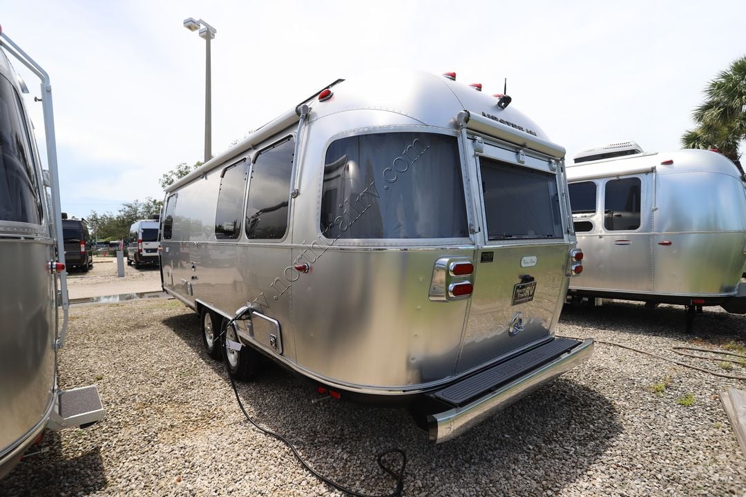 2024 Airstream Flying Cloud 25FB 15700