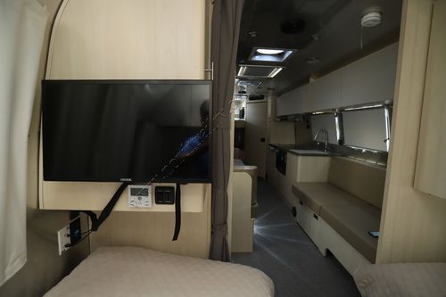 2024 Airstream Flying Cloud 30FB Travel Trailer