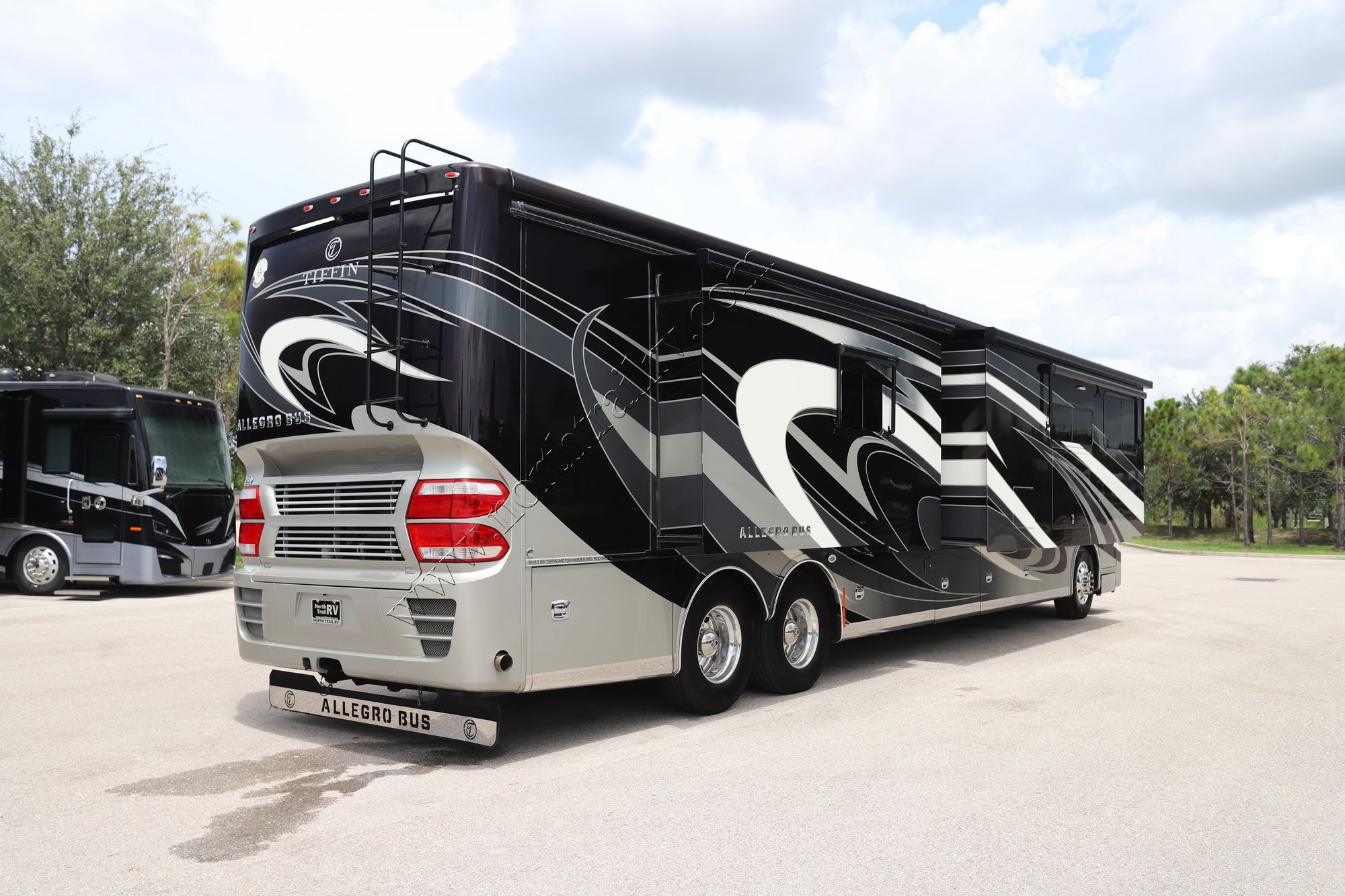 Used 2018 Tiffin Motor Homes Allegro Bus 45OPP Class A  For Sale