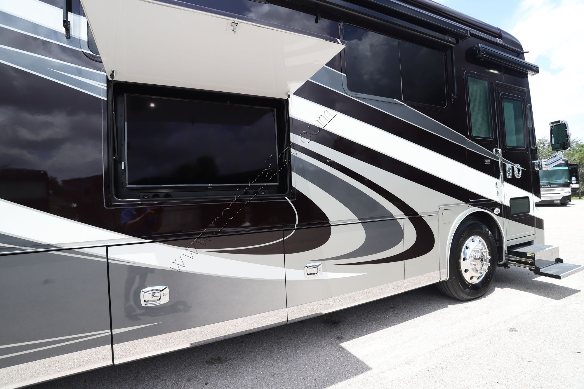 Used 2018 Tiffin Motor Homes Allegro Bus 45OPP Class A  For Sale