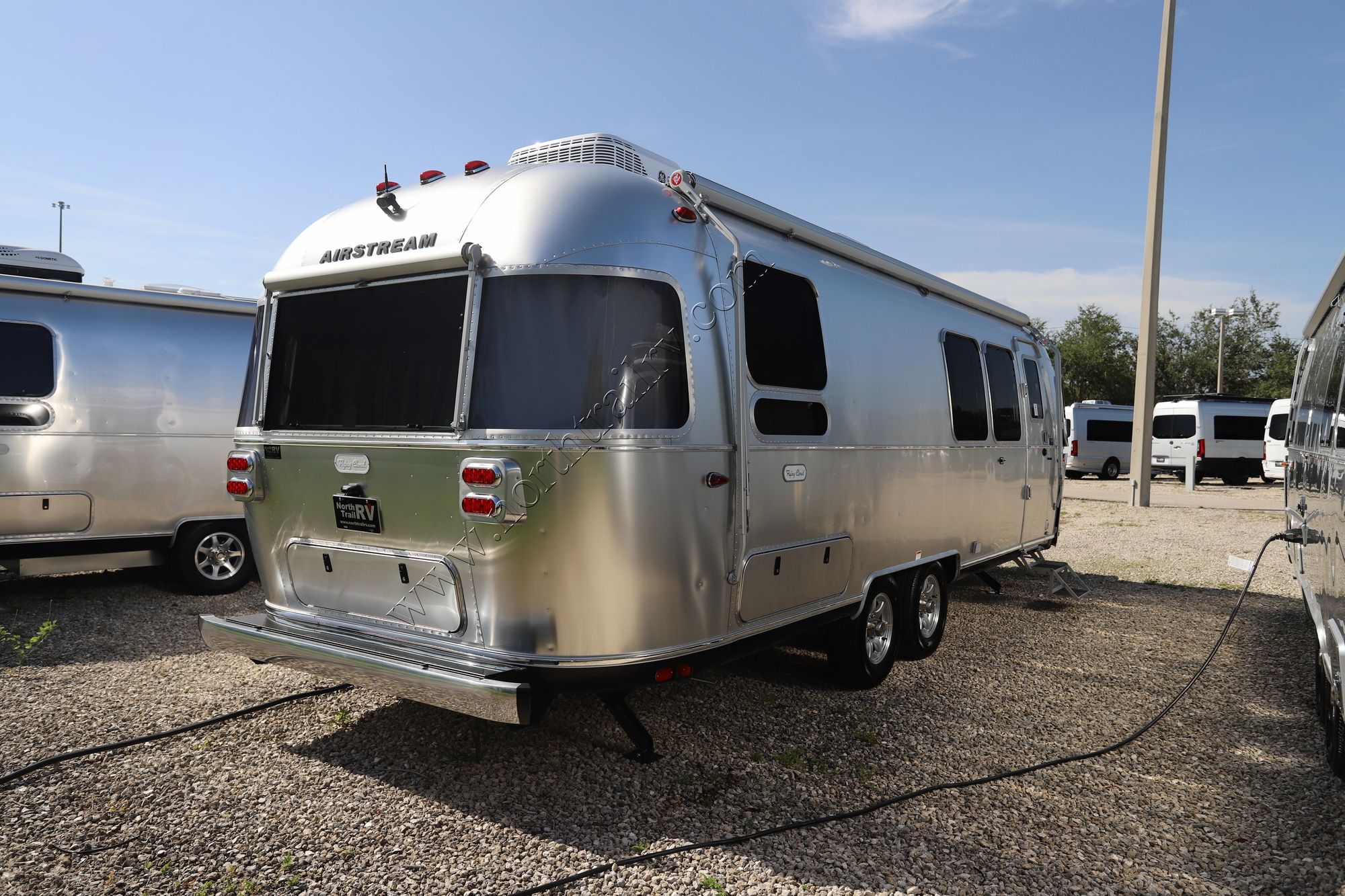 New 2024 Airstream Flying Cloud 28RB Travel Trailer  For Sale