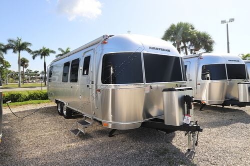 2024 Airstream Flying Cloud 28RB
