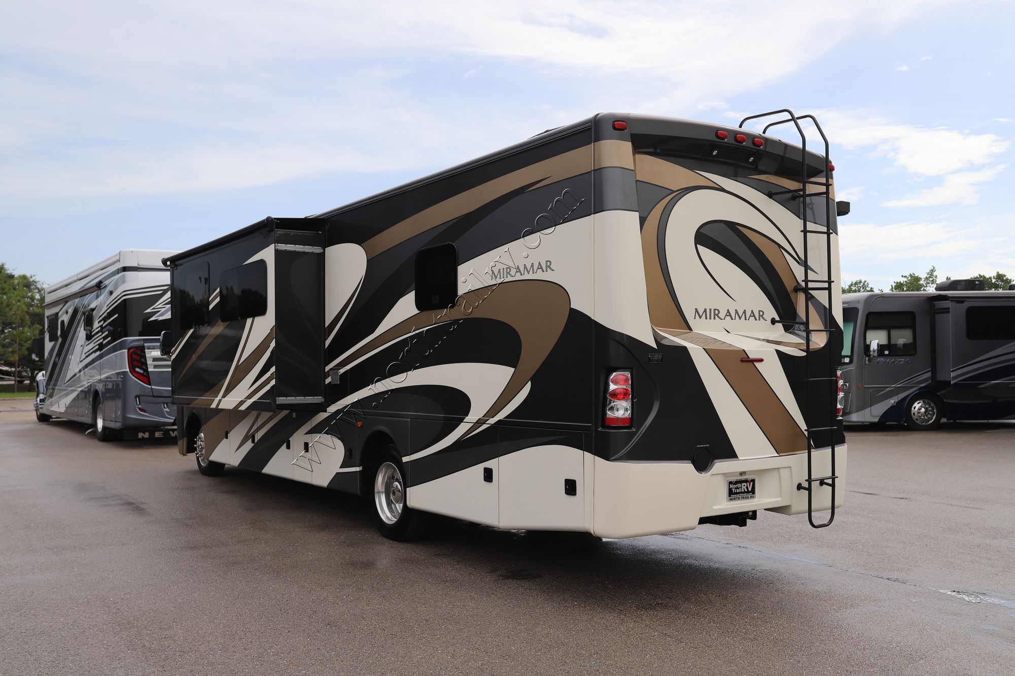 Used 2016 Thor Miramar 34.1 Class A  For Sale