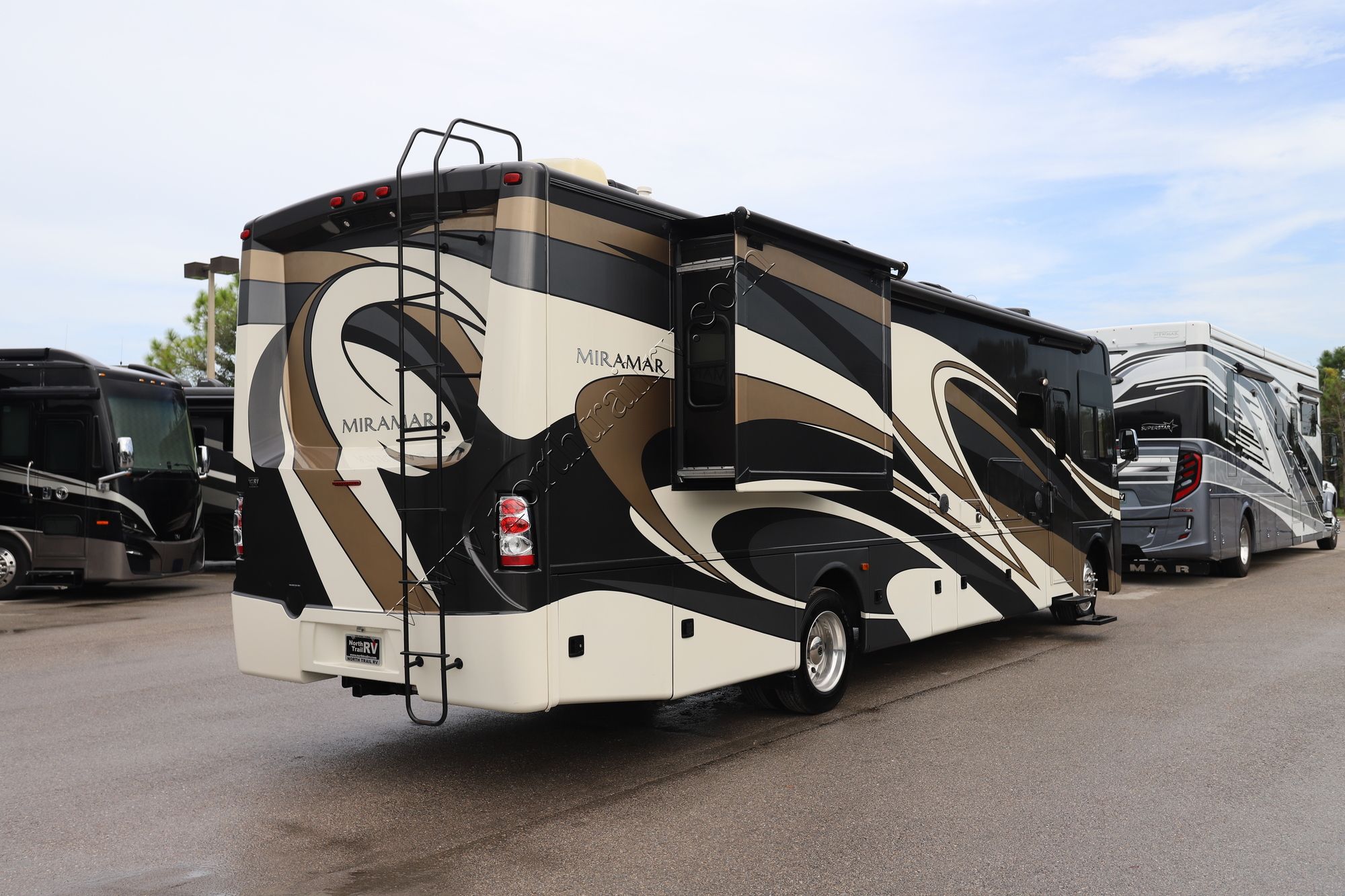 Used 2016 Thor Miramar 34.1 Class A  For Sale