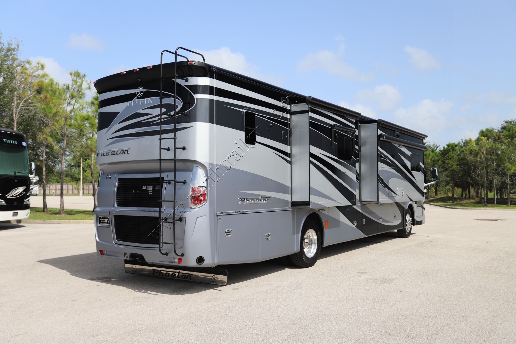 Used 2018 Tiffin Motor Homes Phaeton 40QBH Class A  For Sale