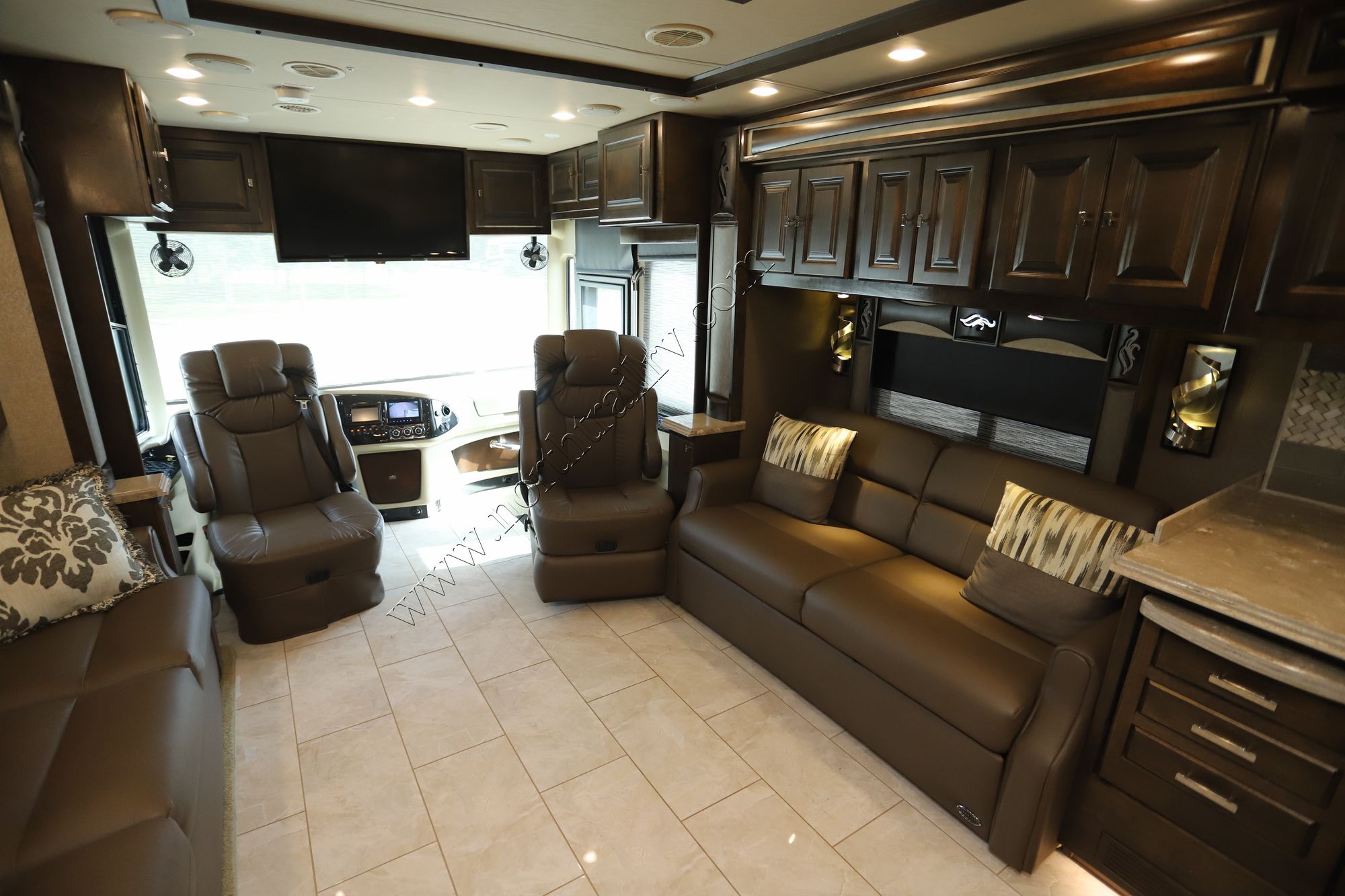 Used 2018 Tiffin Motor Homes Phaeton 40QBH Class A  For Sale