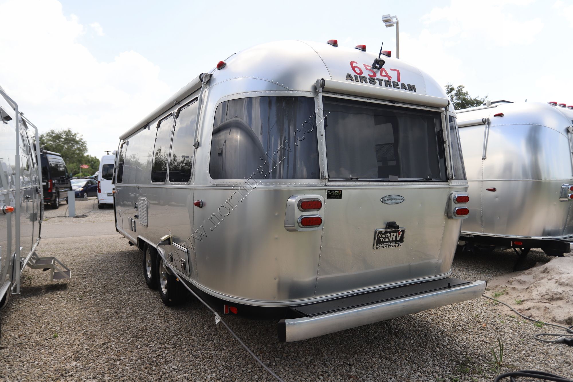 Used 2018 Airstream Flying Cloud 25FB TWIN Travel Trailer  For Sale