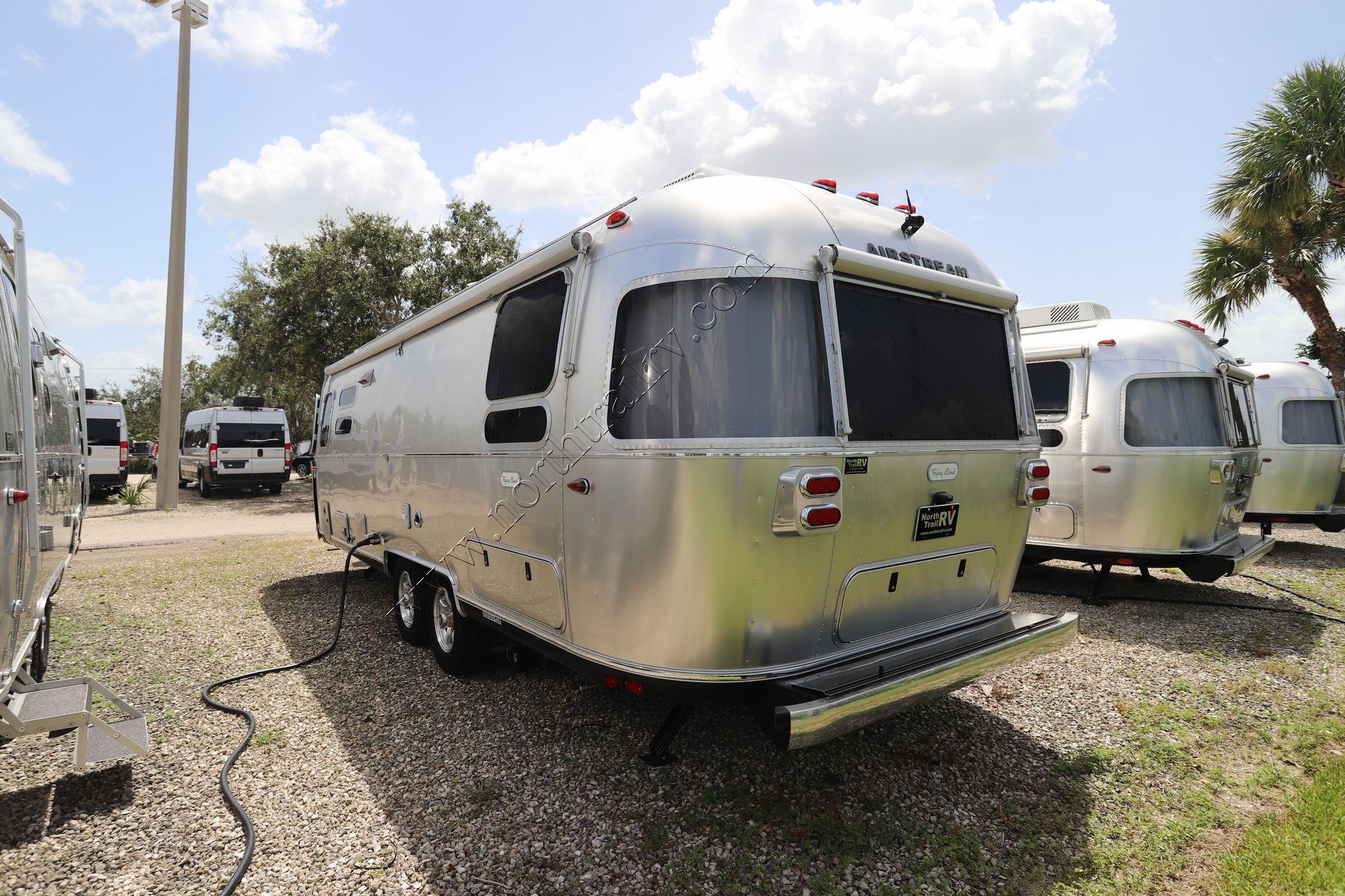 New 2023 Airstream Flying Cloud 28RB Travel Trailer  For Sale