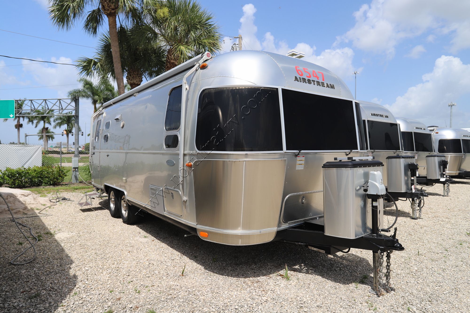 Used 2018 Airstream Flying Cloud 25FB TWIN Travel Trailer  For Sale