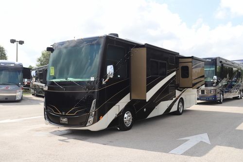 2021 Tiffin Motor Homes Breeze 33BR