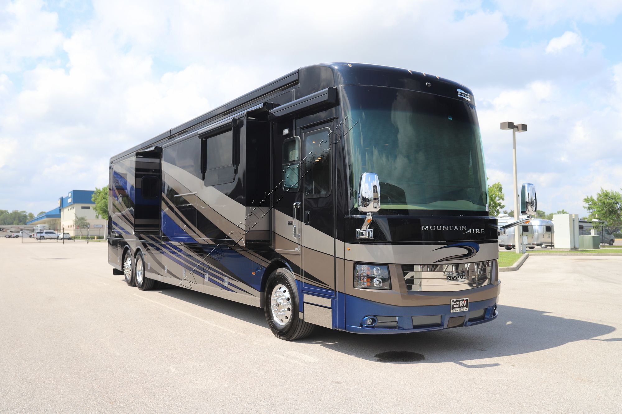 Used 2018 Newmar Mountain Aire 4553 Class A  For Sale